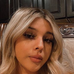 Meet your Posher, Briana